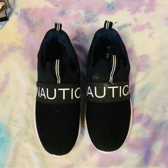 Youth jacket and youth shoe bundle - Picture 9 of 11